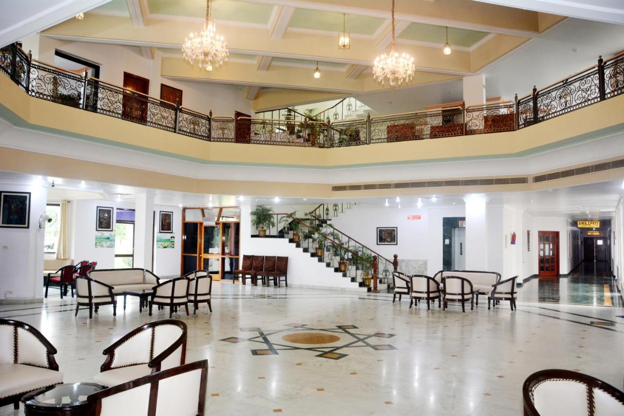 فندق The Royal Residency بود جايا المظهر الخارجي الصورة