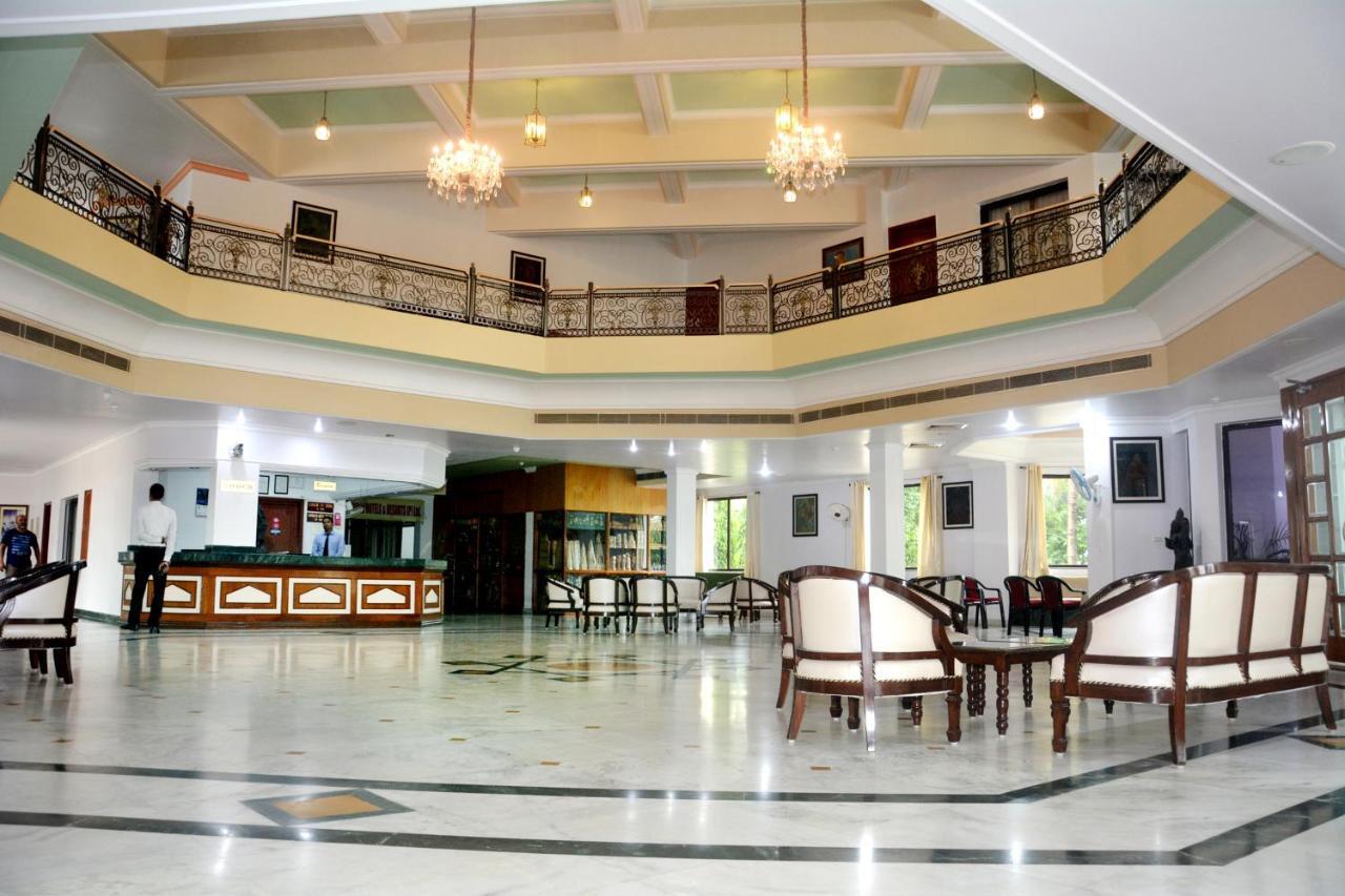 فندق The Royal Residency بود جايا المظهر الخارجي الصورة
